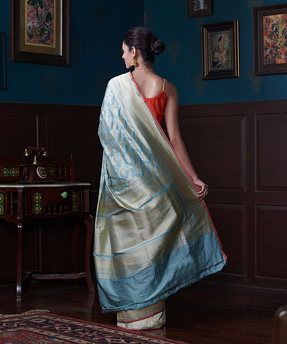 Powder_Blue_Handloom_Pure_Katan_Silk_Banarasi_Saree_With_Kadhwa_Jaal_And_Red_Selvedge_WeaverStory_03