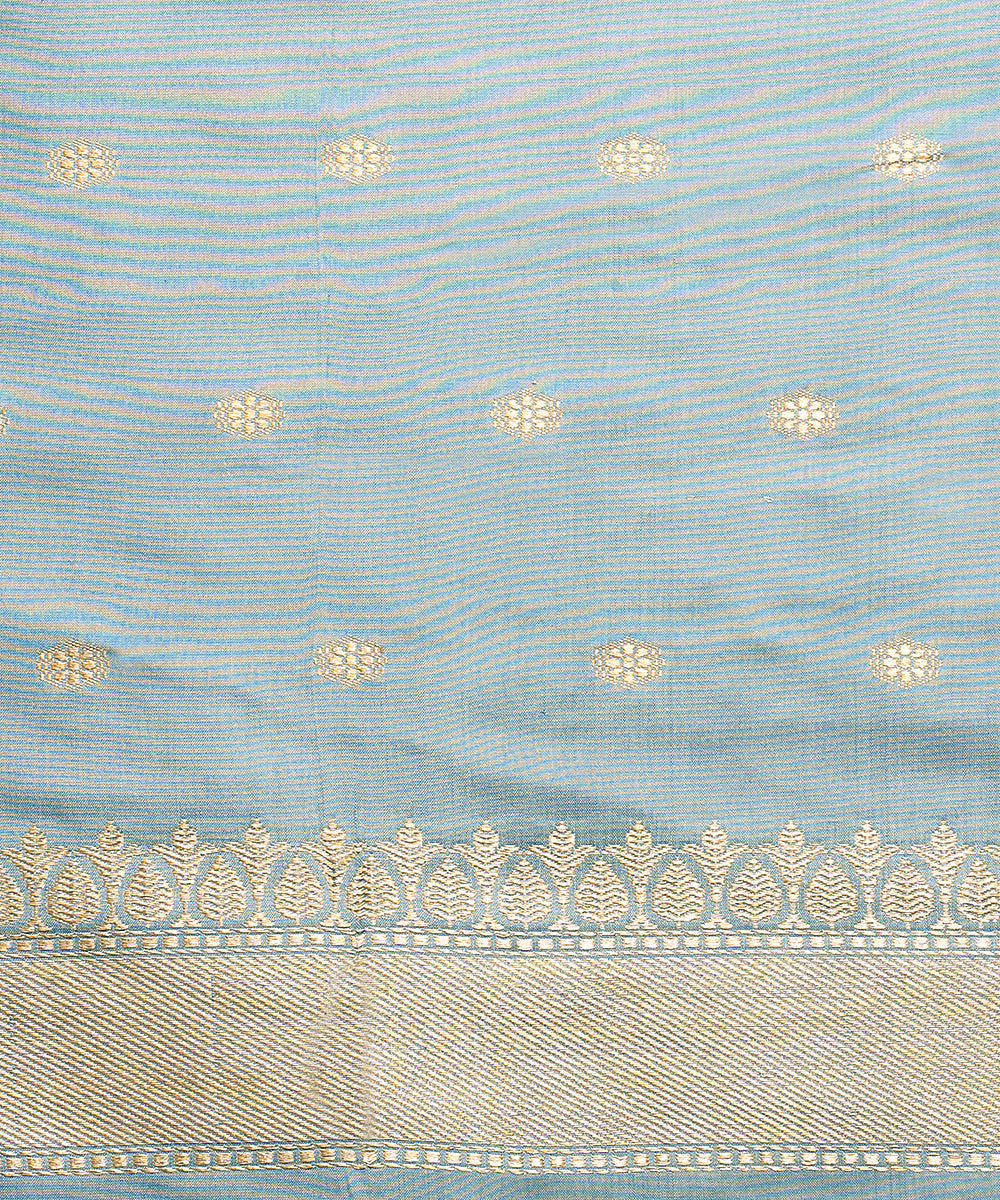 Powder_Blue_Handloom_Pure_Katan_Silk_Banarasi_Saree_With_Kadhwa_Jaal_And_Red_Selvedge_WeaverStory_05