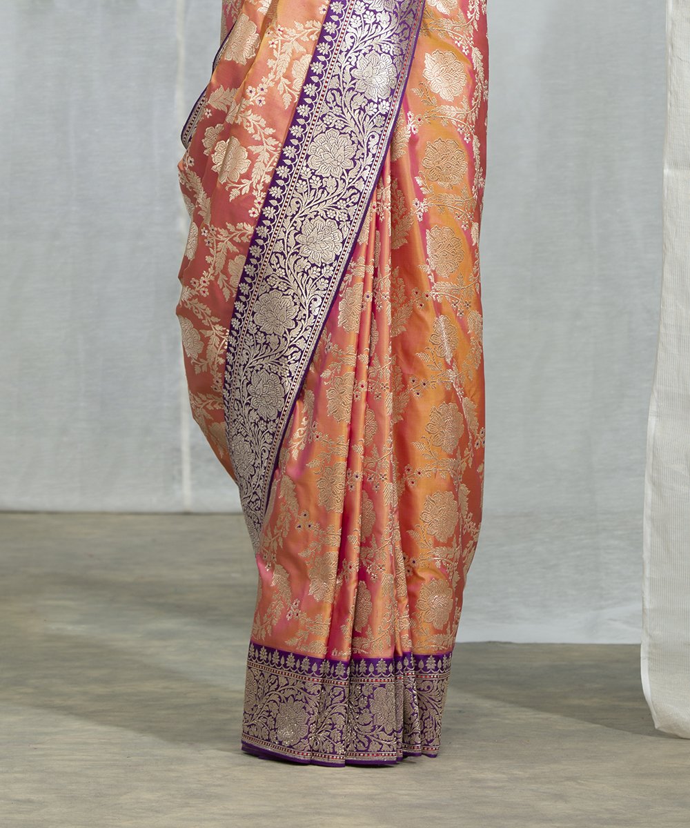 Handloom_Peach_Pure_Katan_Silk_Kadhwa_Banarasi_Jangla_Saree_With_Purple_Border_WeaverStory_04