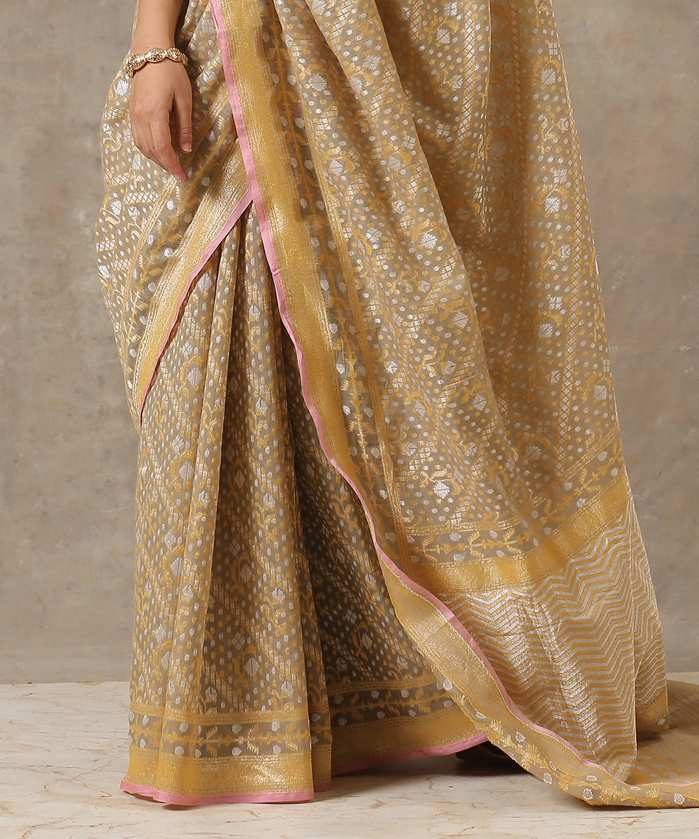 Handloom_Beige_Cotton_Banarasi_Jamdani_Saree_with_Aada_Jaal_WeaverStory_04