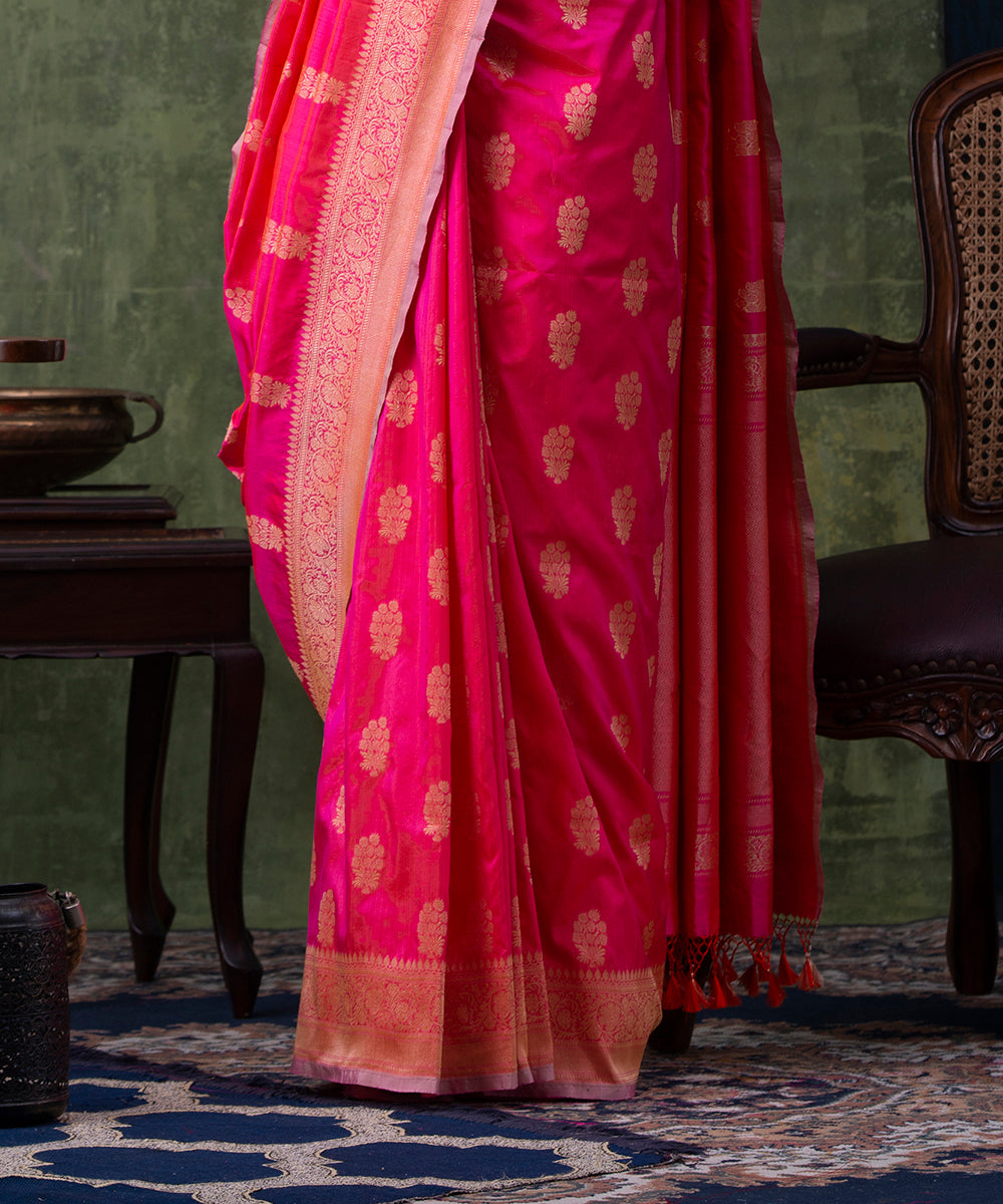 Handloom_Pink_And_Orange_Dual_Tone_Pure_Katan_Silk_Banarasi_Saree_with_Cutwork_Booti_WeaverStory_04