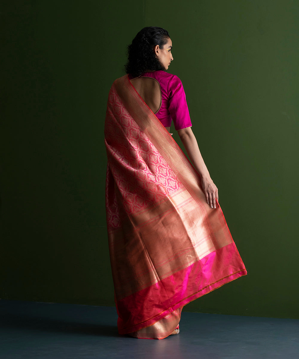 Handloom_Peach_and_Pink_Tanchoi_Pure_Katan_Silk_Banarasi_Saree_with_Zari_Border_WeaverStory_03