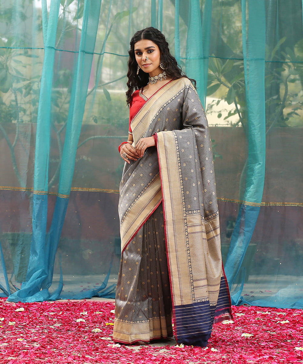 Blue_Handloom_Pure_Katan_Silk_Zari_Kimkhab_Banarasi_Saree_With_Red_Selvedge_WeaverStory_02