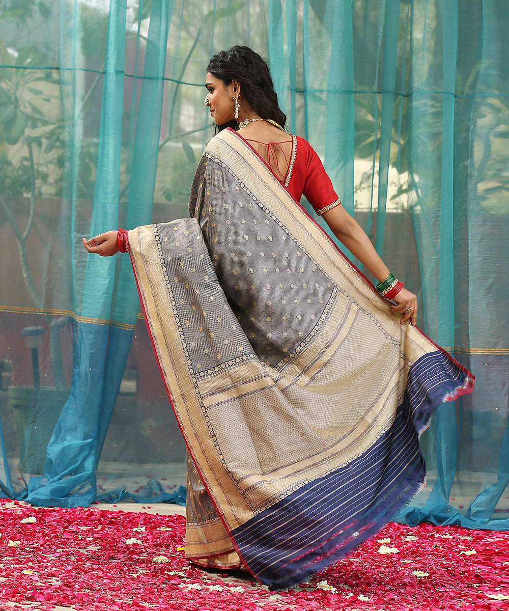 Blue_Handloom_Pure_Katan_Silk_Zari_Kimkhab_Banarasi_Saree_With_Red_Selvedge_WeaverStory_03