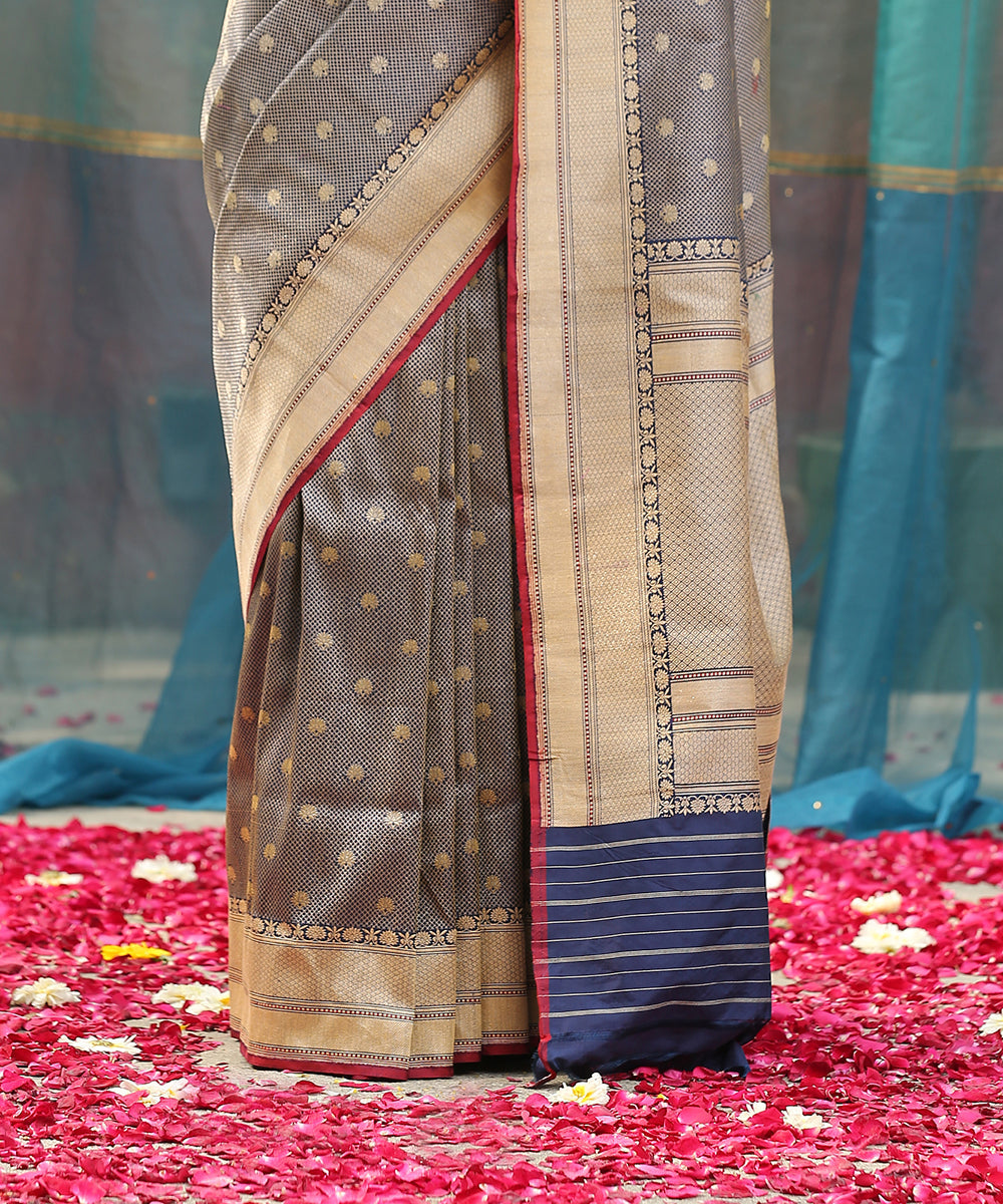 Blue_Handloom_Pure_Katan_Silk_Zari_Kimkhab_Banarasi_Saree_With_Red_Selvedge_WeaverStory_04