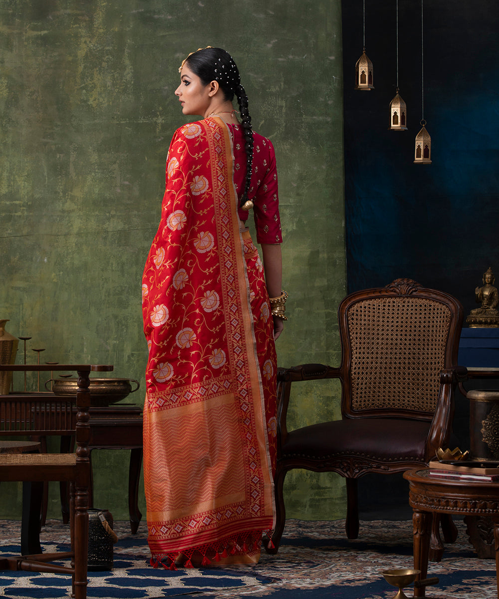 Red_Handloom_Pure_Katan_Silk_Banarasi_Saree_with_Cutwork_Jamdani_Weave_WeaverStory_03