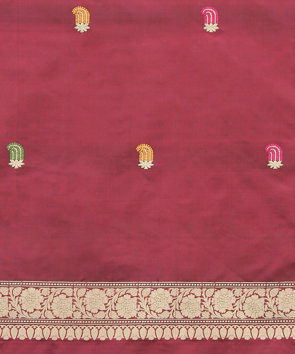 Handloom_Black_Zari_Tanchoi_Banarasi_Saree_With_Kadhiyal_Pink_Border_WeaverStory_05