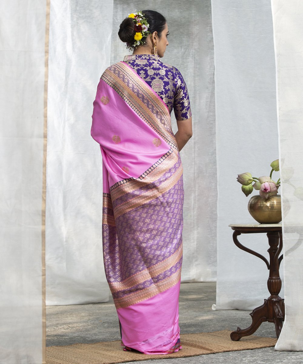 Handloom_Candy_Pink_Soft_Katan_Silk_Banarasi_Saree_With_Kadhwa_Booti_And_Grey_And_Purple_Meenakari_Border_WeaverStory_03