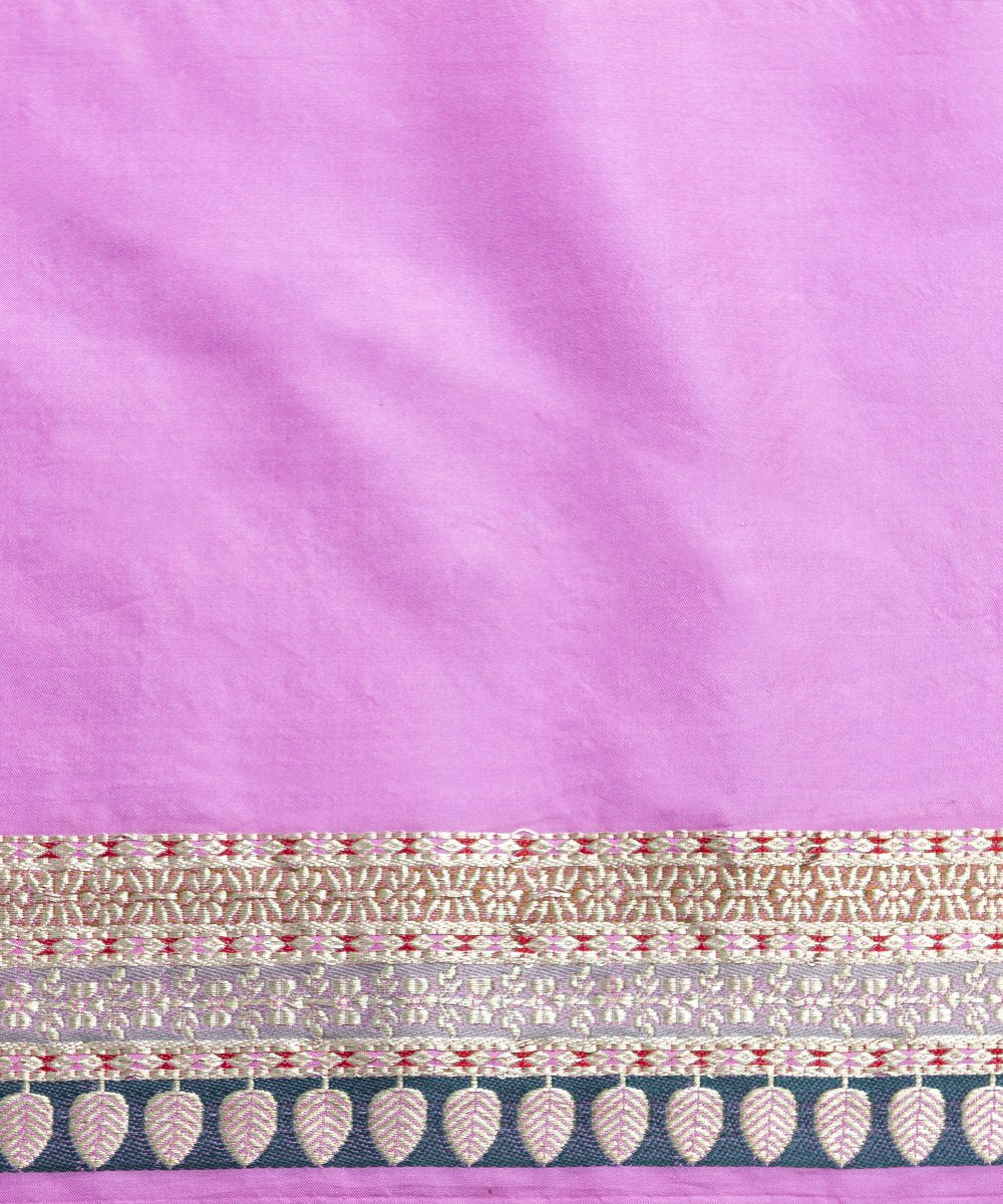 Handloom_Candy_Pink_Soft_Katan_Silk_Banarasi_Saree_With_Kadhwa_Booti_And_Grey_And_Purple_Meenakari_Border_WeaverStory_05