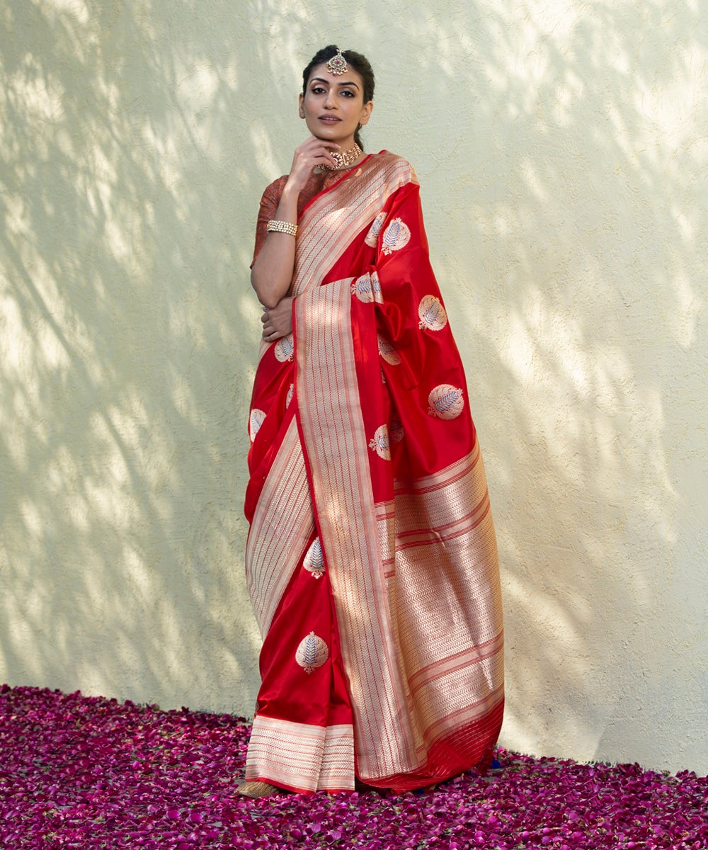 Red_Handloom_Katan_Silk_Banarasi_Saree_with_Kadhwa_Anaar_Boota_and_Broad_Gold_Zari_Border_WeaverStory_02