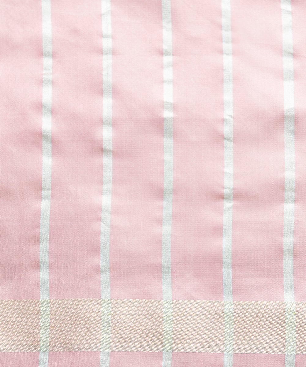 Pink_Handloom_Pure_Katan_Silk_Checks_Banarasi_Saree_With_Butterfly_Border_WeaverStory_05