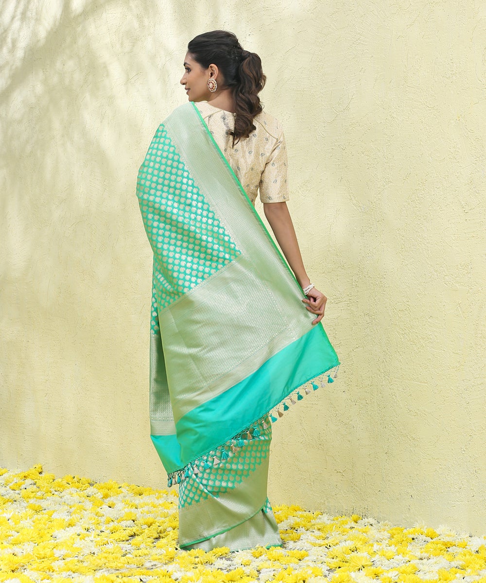 Aqua_Green_Handloom_Pure_Katan_Silk_Banarasi_Saree_with_Paisley_Cutwork_Boota_WeaverStory_03