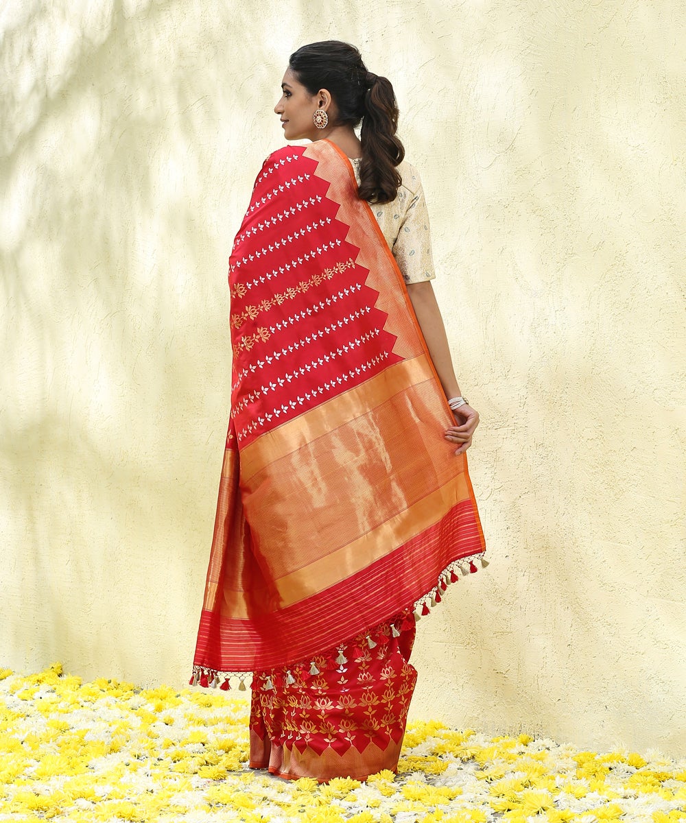 Handloom_Red_Pure_Katan_Silk_Banarasi_Saree_with_Cutwork_Temple_Border_And_Lotus_Motifs_WeaverStory_03