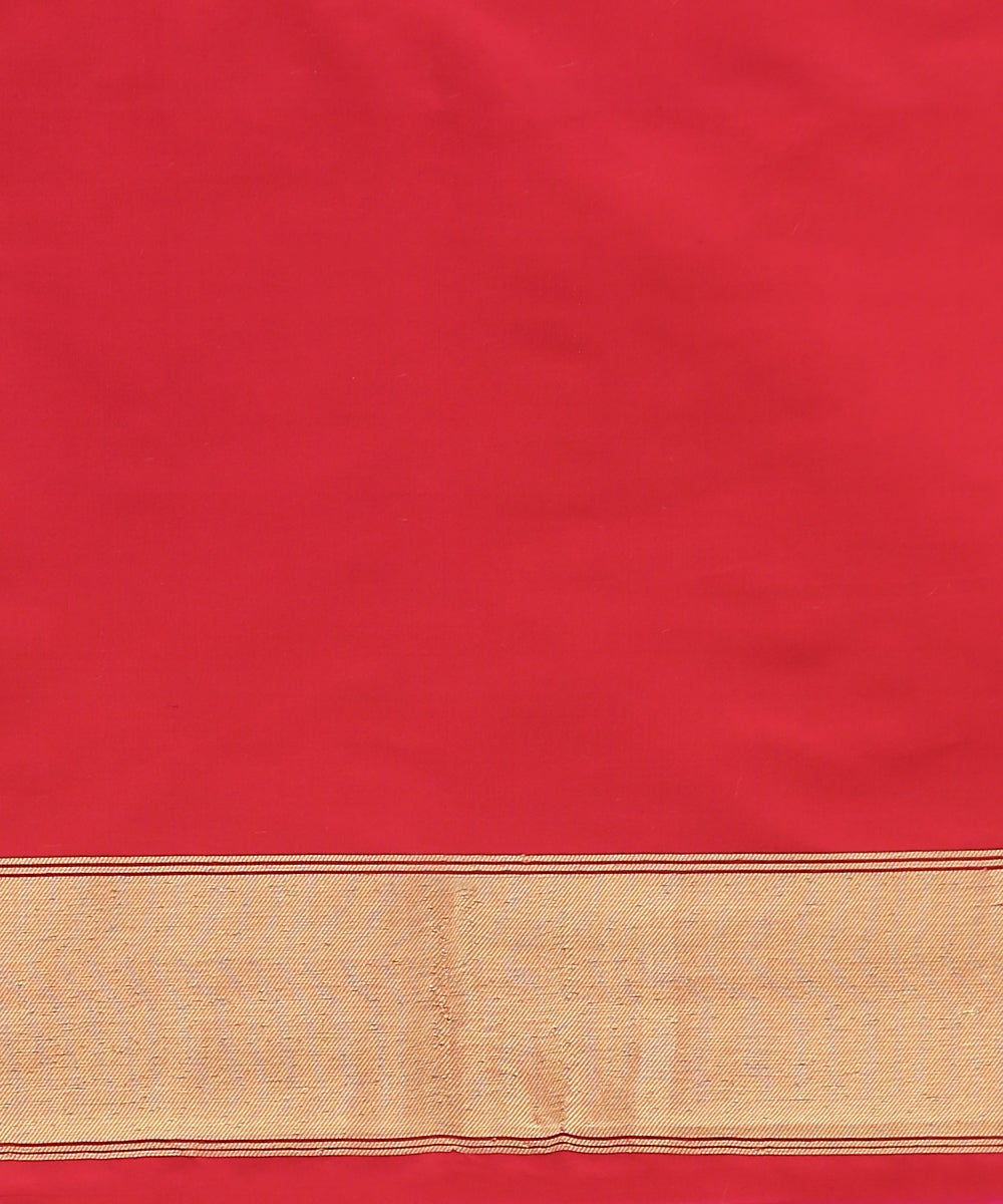 Handloom_Red_Pure_Katan_Silk_Banarasi_Saree_with_Cutwork_Temple_Border_And_Lotus_Motifs_WeaverStory_05