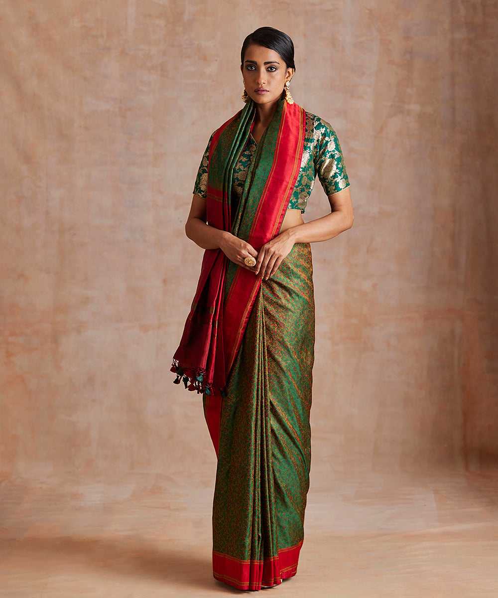 Green_And_Mustard_Pashmina_Jamawar_Banrasi_Saree_With_Red_Reshmi_Border_WeaverStory_02