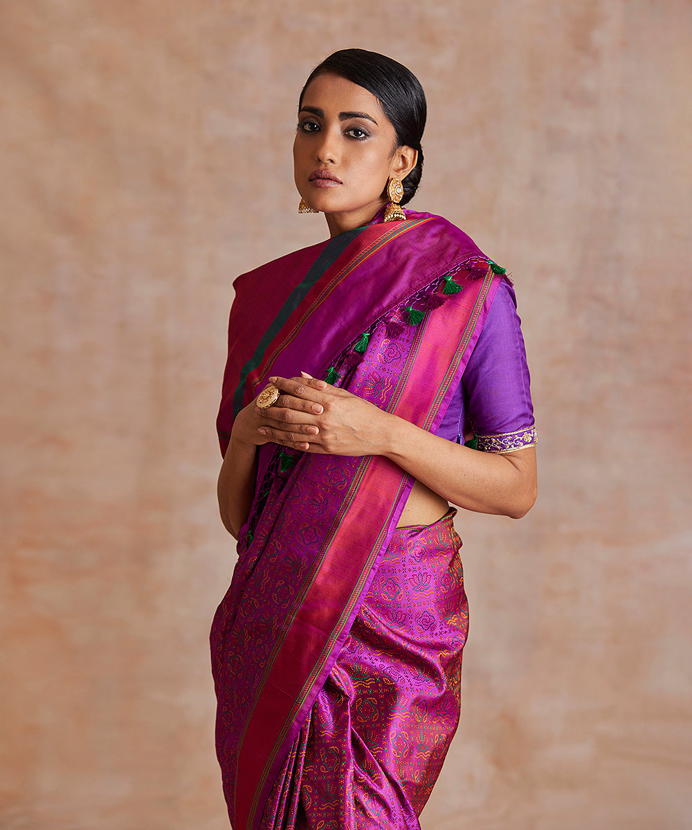 Purple_And_Green_Pashmina_Jamawar_Banrasi_Saree_With_Red_Reshmi_Border_WeaverStory_01