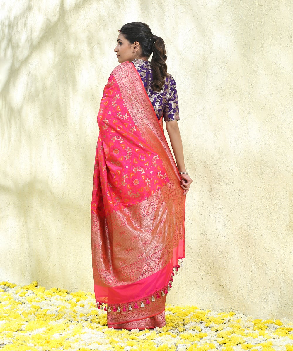 Handloom_Pink_And_Orange_Paan_Patola_Pure_Katan_Silk_Banarasi_Saree_With_Broad_Zari_Border_WeaverStory_03