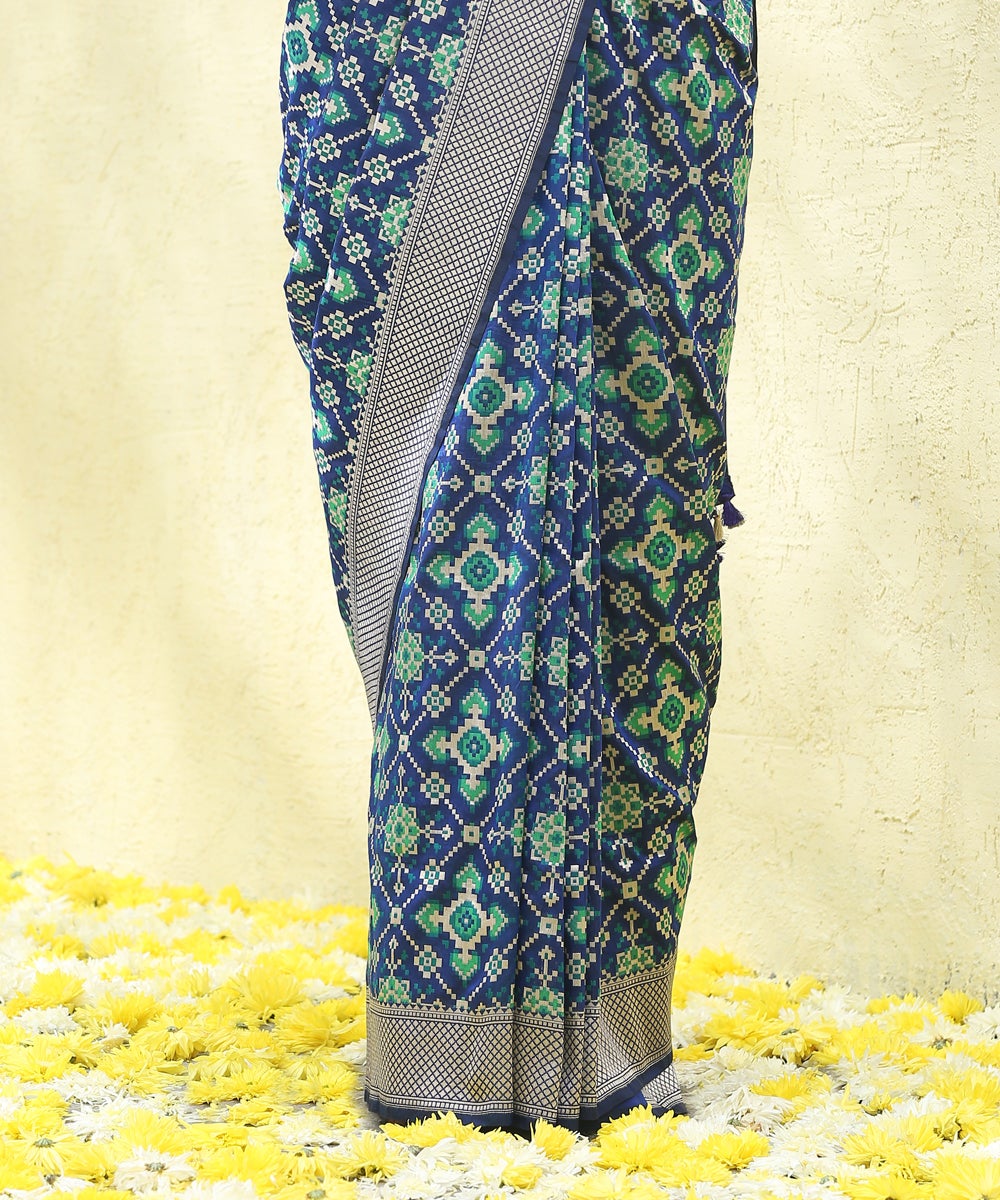 Handloom_Blue_And_Green_Twin_Katan_Silk_Warp_Reshmi_Banarasi_Patola_Saree_WeaverStory_04