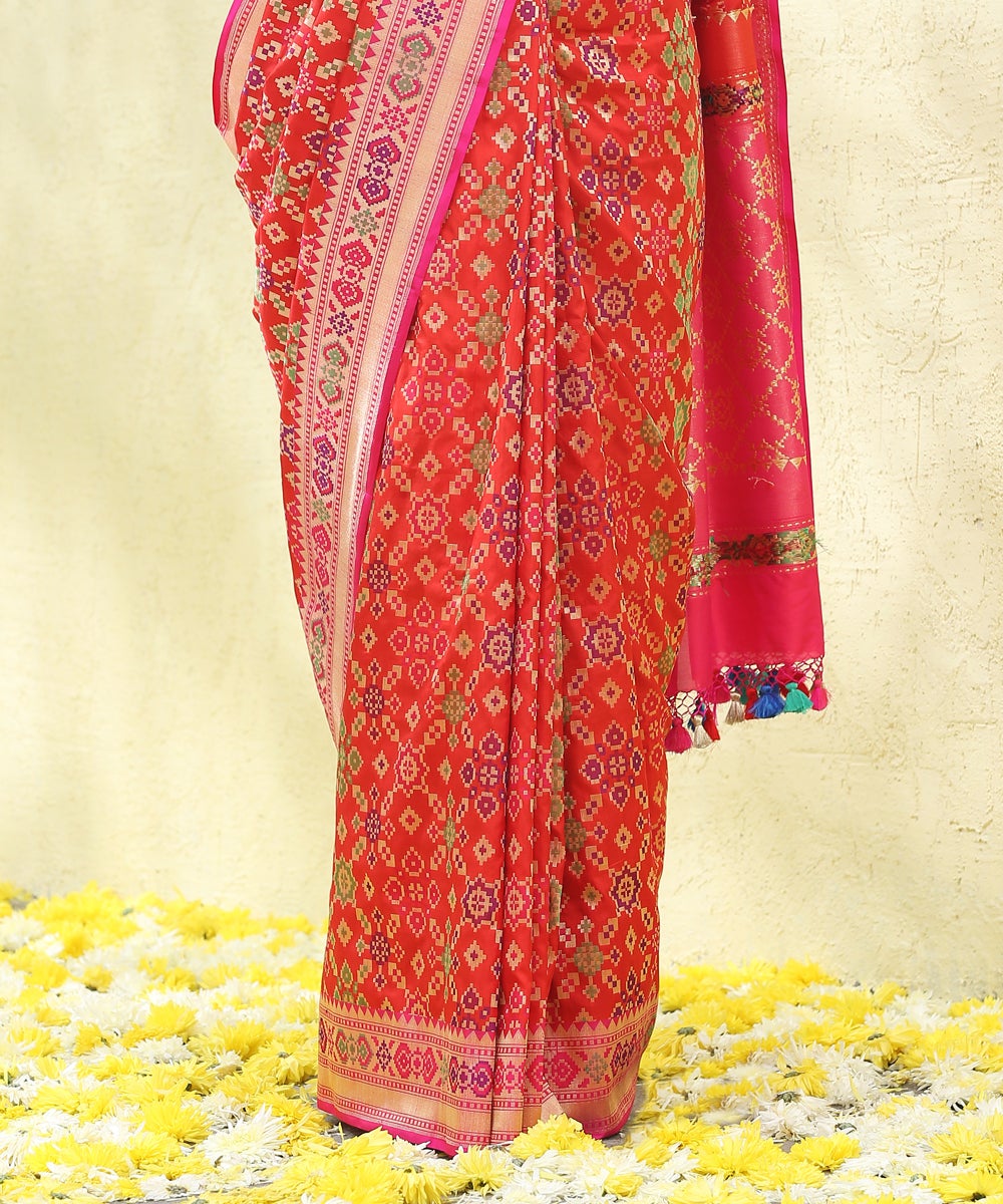 Tomato_Red_Handloom_Pure_Katan_Silk_Banarasi_Patola_Saree_WeaverStory_04