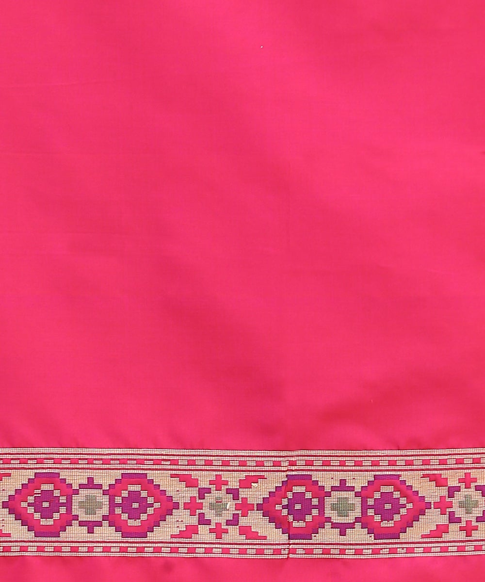 Tomato_Red_Handloom_Pure_Katan_Silk_Banarasi_Patola_Saree_WeaverStory_05