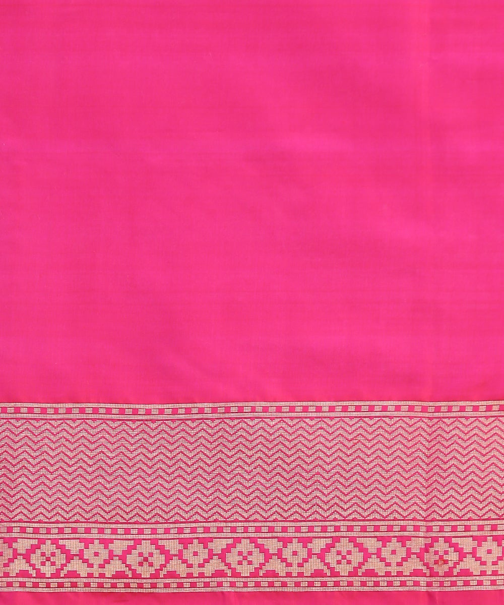 Handloom_Red_Pure_Katan_Silk_Banarasi_Patola_Saree_With_Gold_And_Silver_Zari_WeaverStory_05