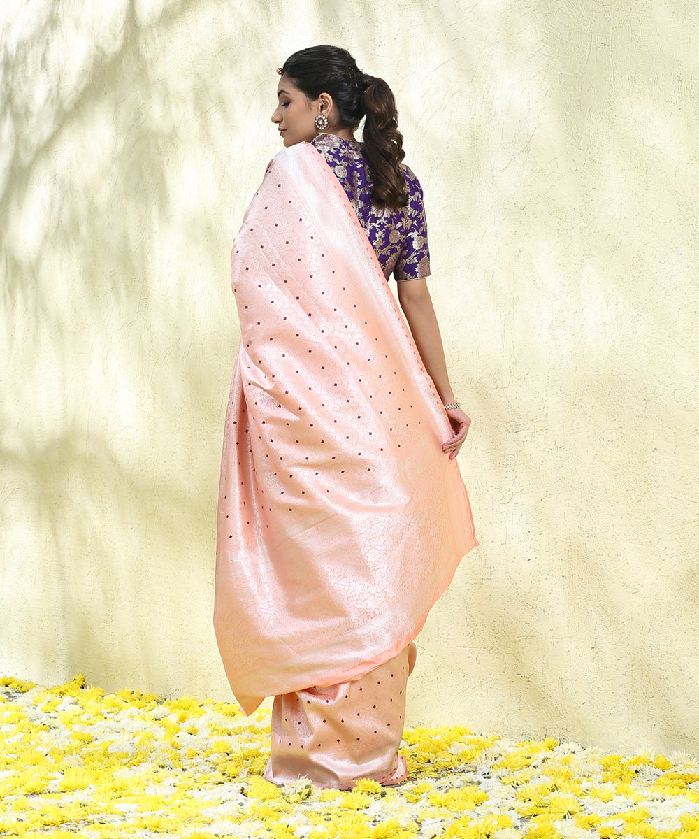 Handloom_Peach_Pure_Katan_Silk_Kimkhab_Banarasi_Saree_With_Silver_Zari_WeaverStory_03