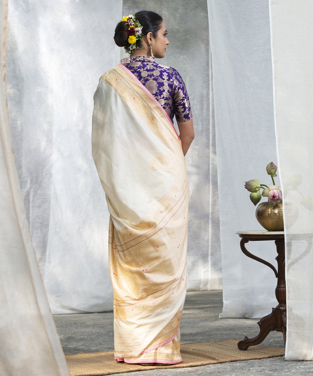 Offwhite_Handloom_Pure_Katan_Silk_Plain_Banarasi_Saree_With_Konia_And_Meenakari_Border_WeaverStory_03