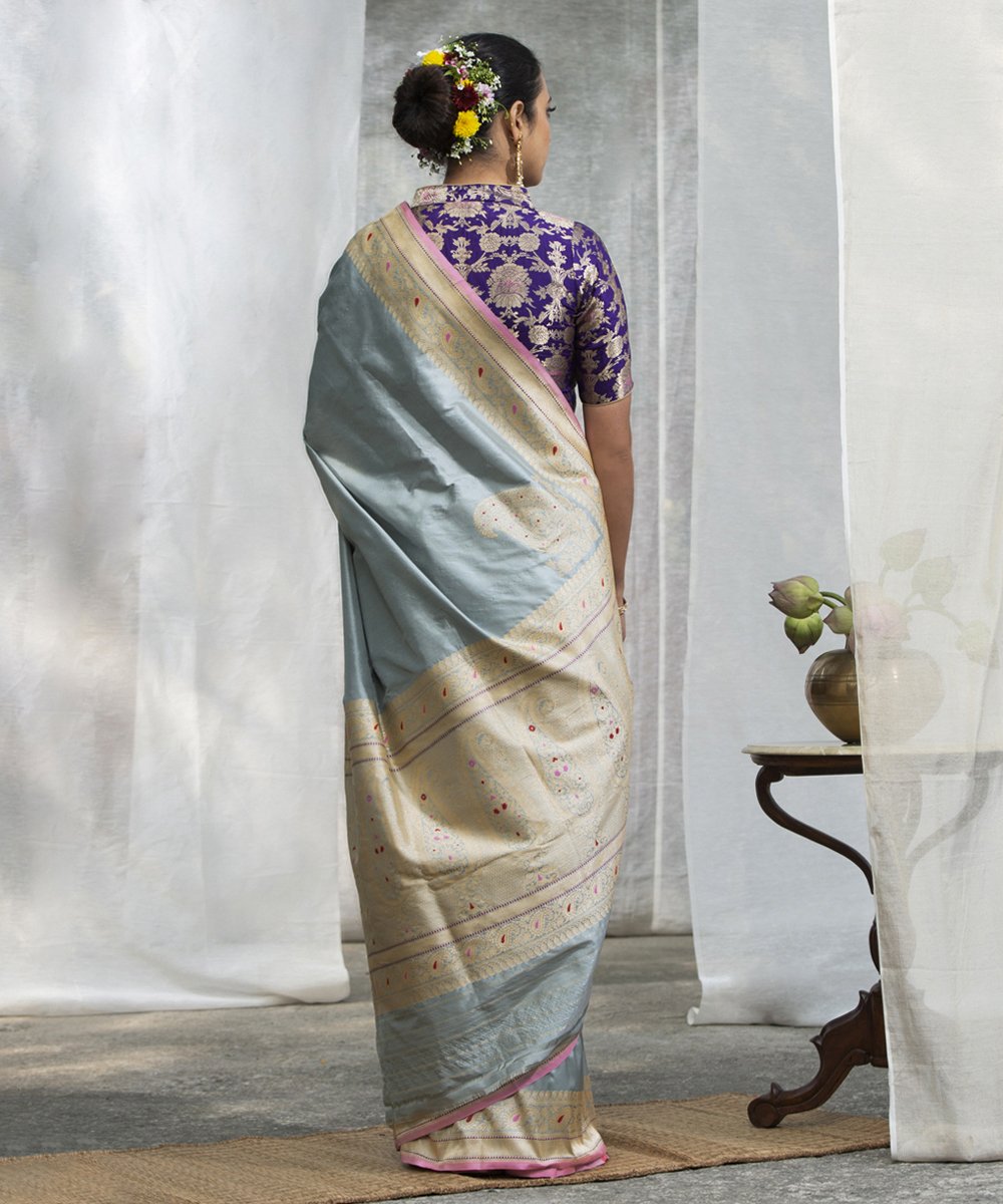 Handloom_Grey_Plain_Pure_Katan_Silk_Banarasi_Saree_With_Meenakari_Border_WeaverStory_03