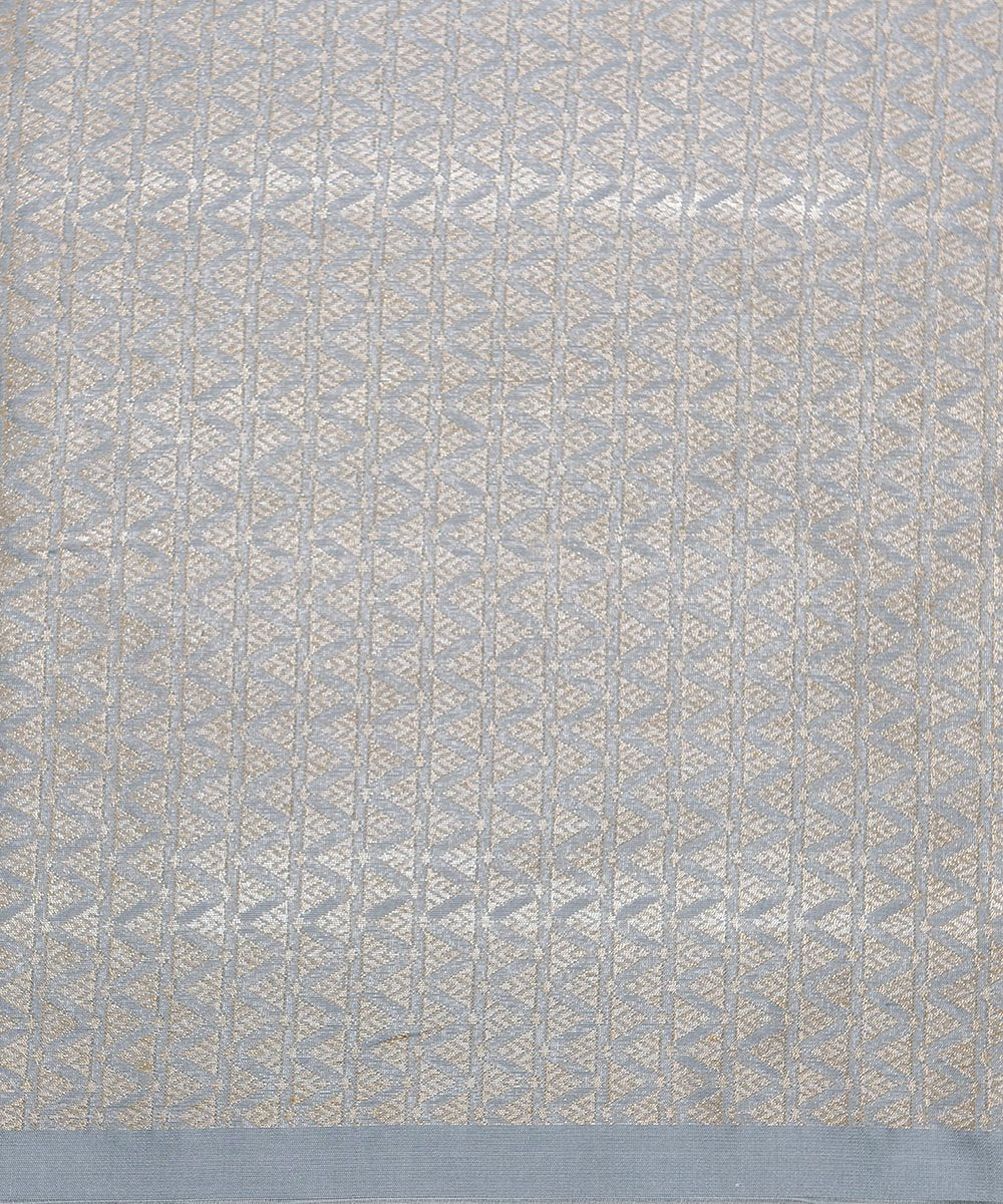 Handloom_Grey_Plain_Pure_Katan_Silk_Banarasi_Saree_With_Meenakari_Border_WeaverStory_05