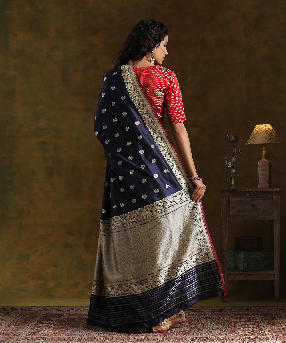Handloom_Blue_and_Black_Pure_Katan_Silk_Banarasi_Saree_Kadhwa_Booti_WeaverStory_03
