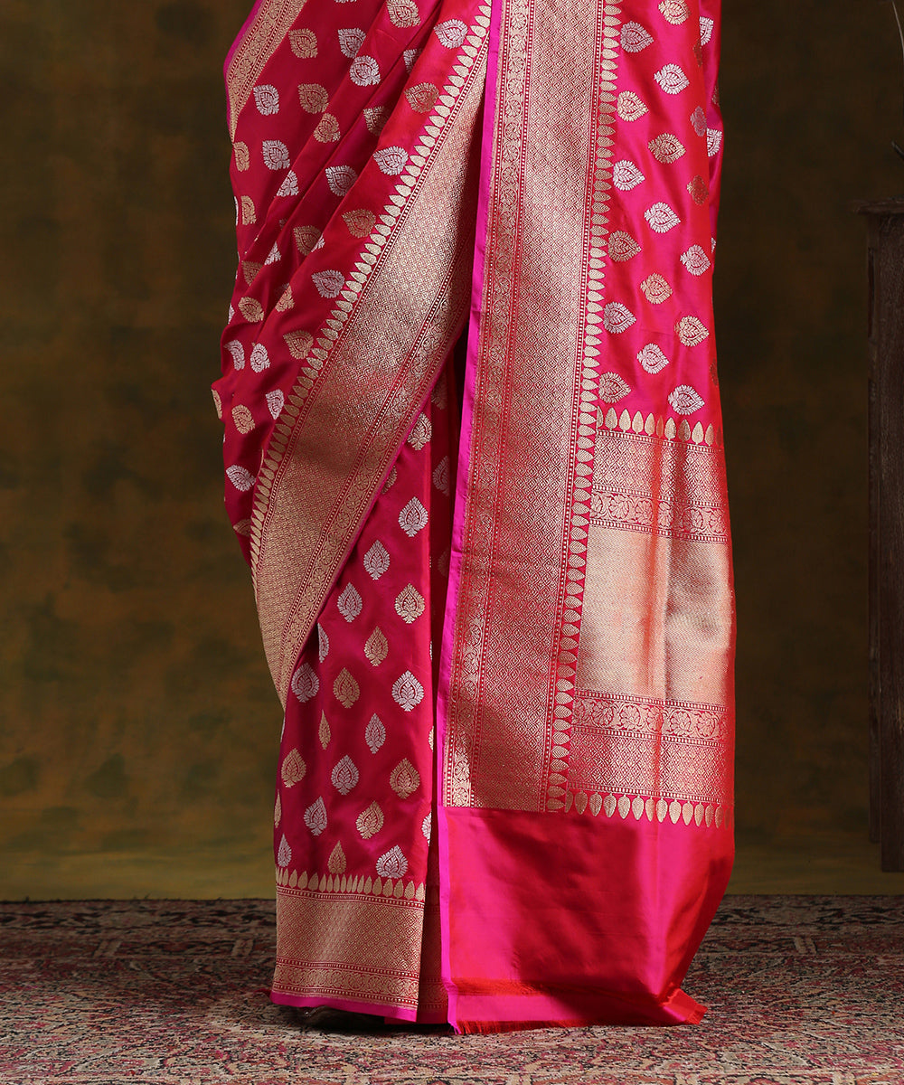 Handloom_Hot_Pink_Pure_Katan_Silk_Banarasi_Saree_Sona_Rupa_Zari_Kadhwa_Booti_WeaverStory_04