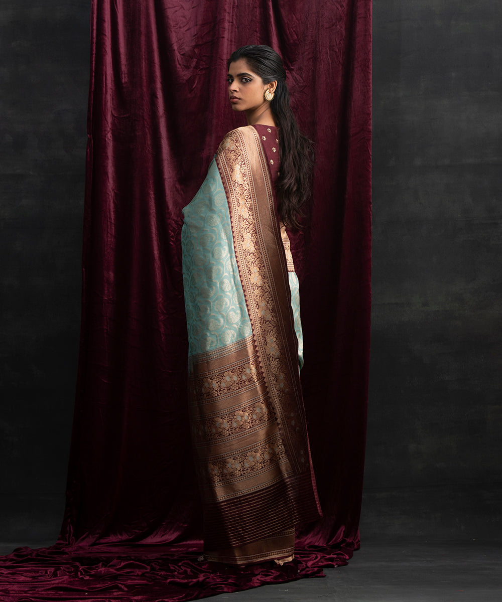 Powder_Blue_Handloom_Tanchoi_Pure_Katan_Silk_Banarasi_Saree_With_Coke_Brown_Border_WeaverStory_03
