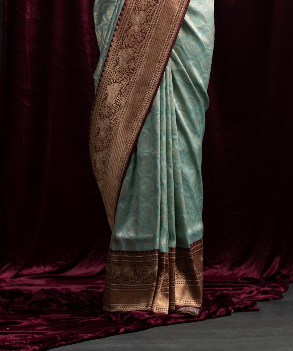 Powder_Blue_Handloom_Tanchoi_Pure_Katan_Silk_Banarasi_Saree_With_Coke_Brown_Border_WeaverStory_04