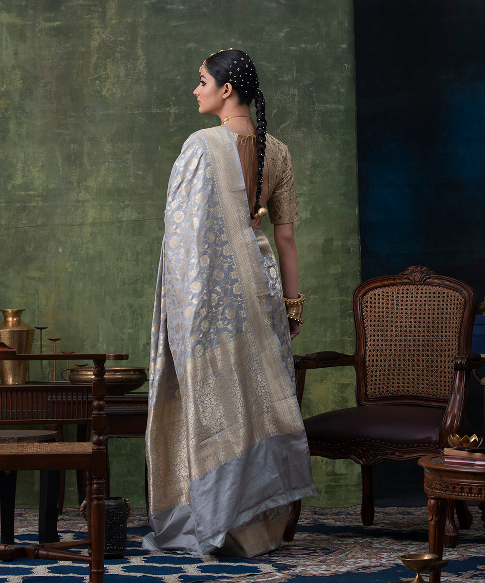 Handloom_Grey_Pure_Katan_Silk_Banarasi_Saree_With_Gold_Zari_Jaal_And_Maroon_Blouse_WeaverStory_03