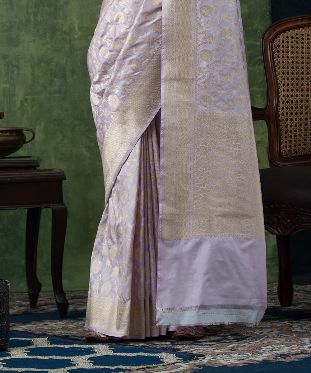 Handloom_Mauve_Pure_Katan_Silk_Banarasi_Saree_With_Gold_Zari_Jaal_And_Violet_Blouse_WeaverStory_04