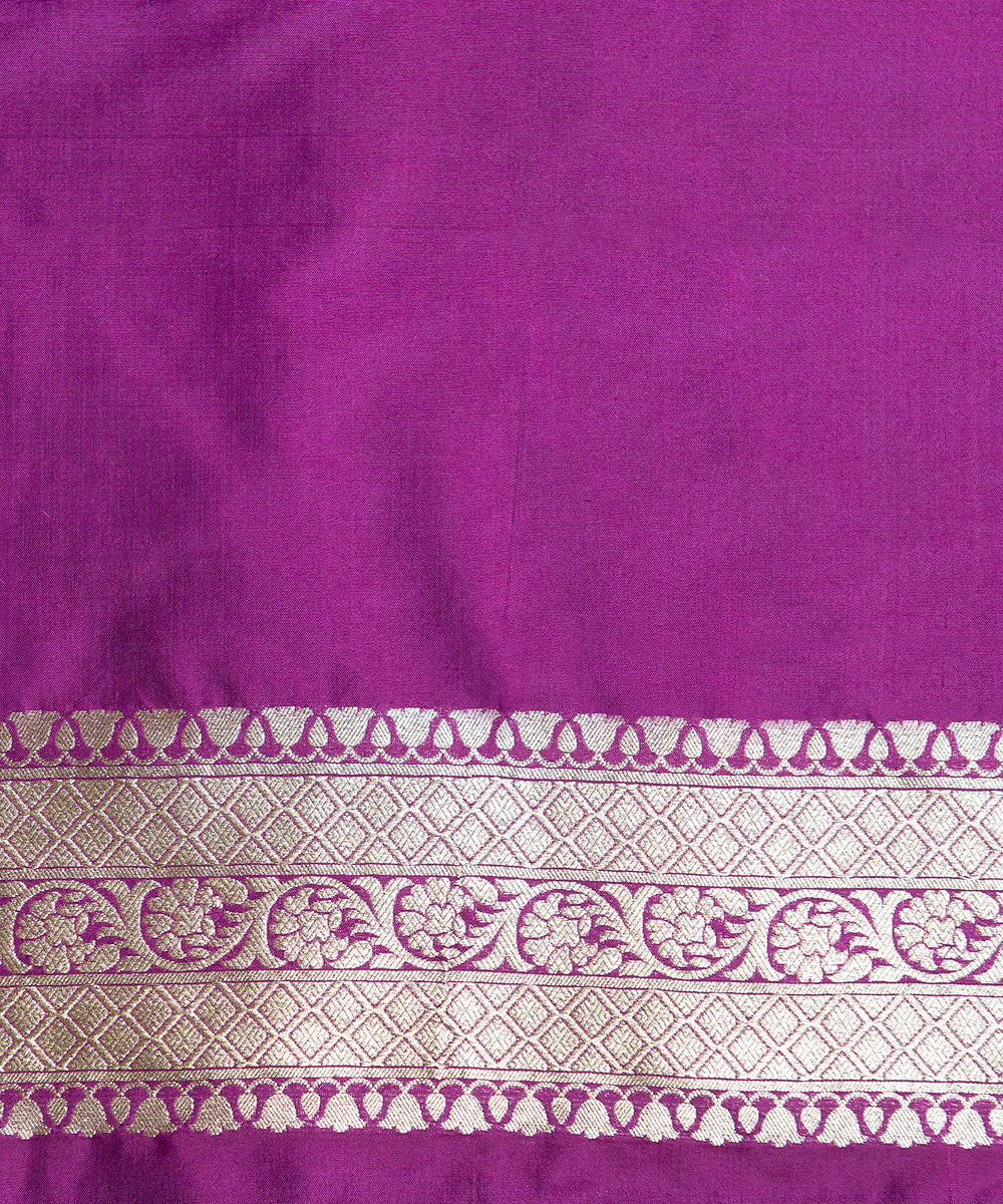 Handloom_Mauve_Pure_Katan_Silk_Banarasi_Saree_With_Gold_Zari_Jaal_And_Violet_Blouse_WeaverStory_05