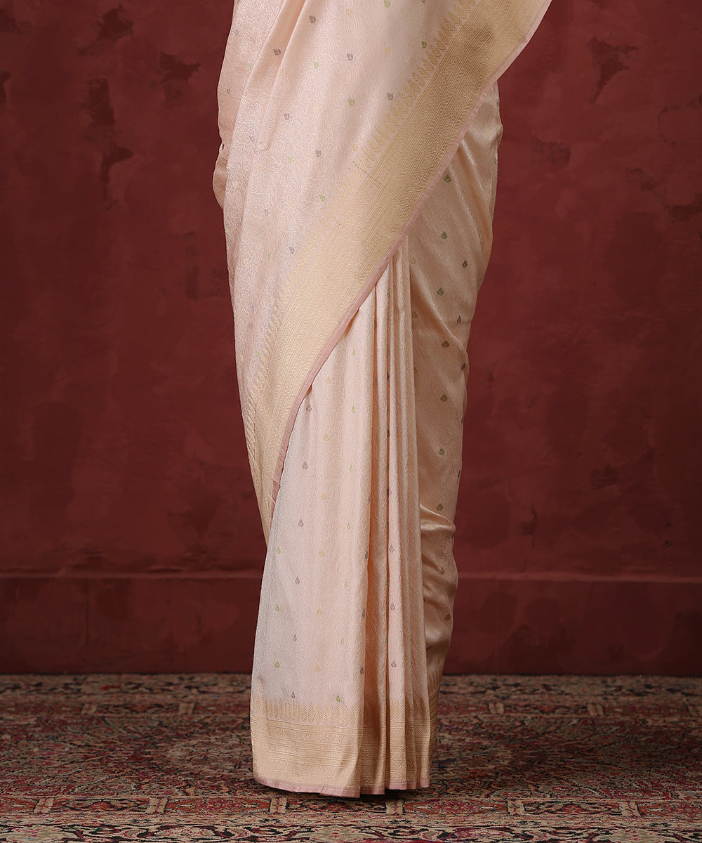 Light_Pink_Handloom_Tanchoi_Pure_Katan_Silk_Banarasi_Saree_With_Kadhwa_Booti_WeaverStory_04