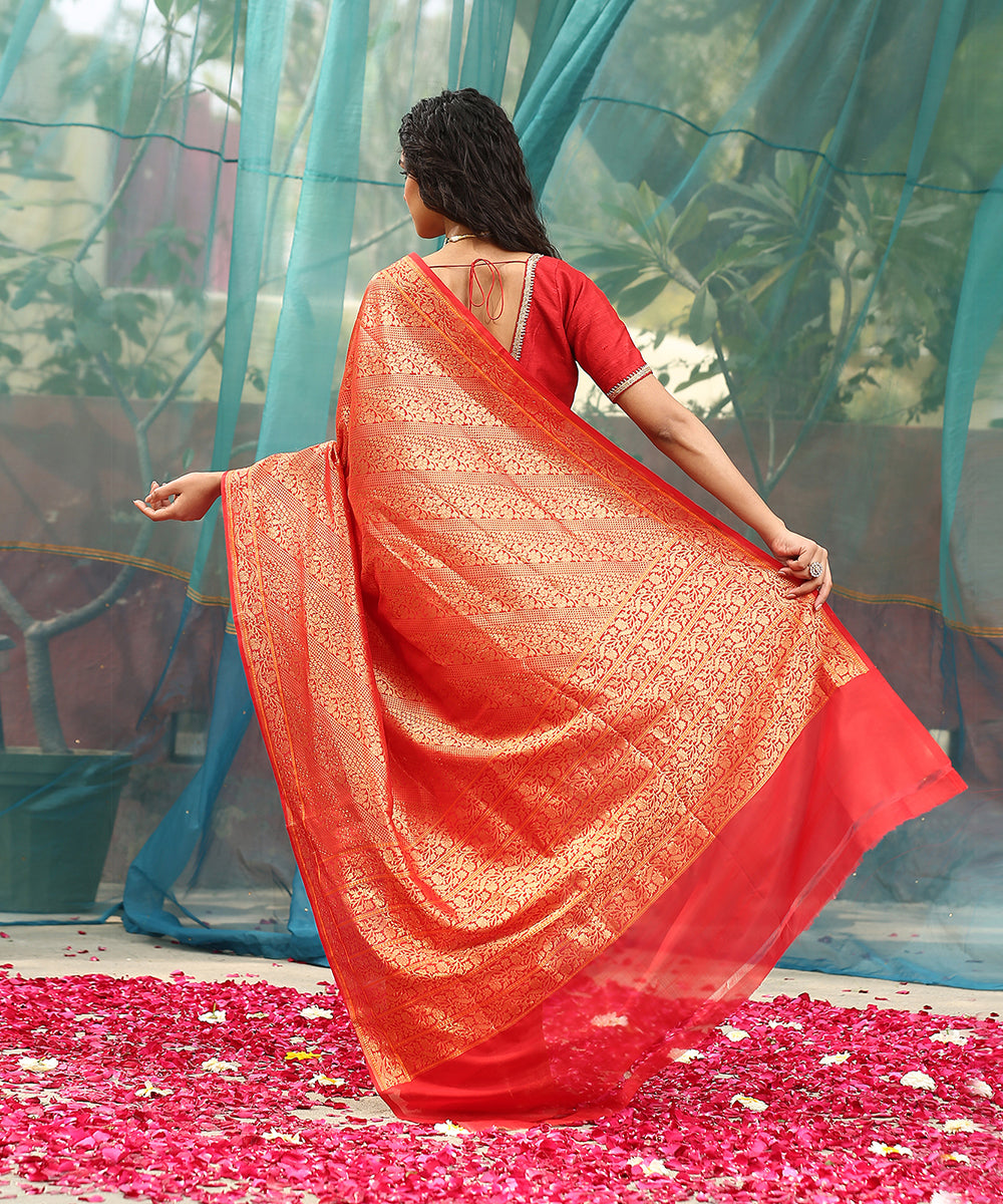 Red_Handloom_Pure_Katan_Silk_Kimkhab_Banarasi_Saree_With_Yellow_Blouse_WeaverStory_03