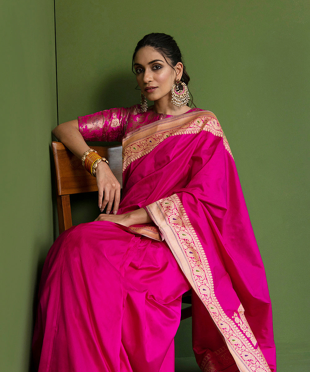 Magenta_Handloom_Plain_Pure_Katan_Silk_Banarasi_Saree_With_Kadhwa_Meenakari_Border_And_Konia_WeaverStory_01