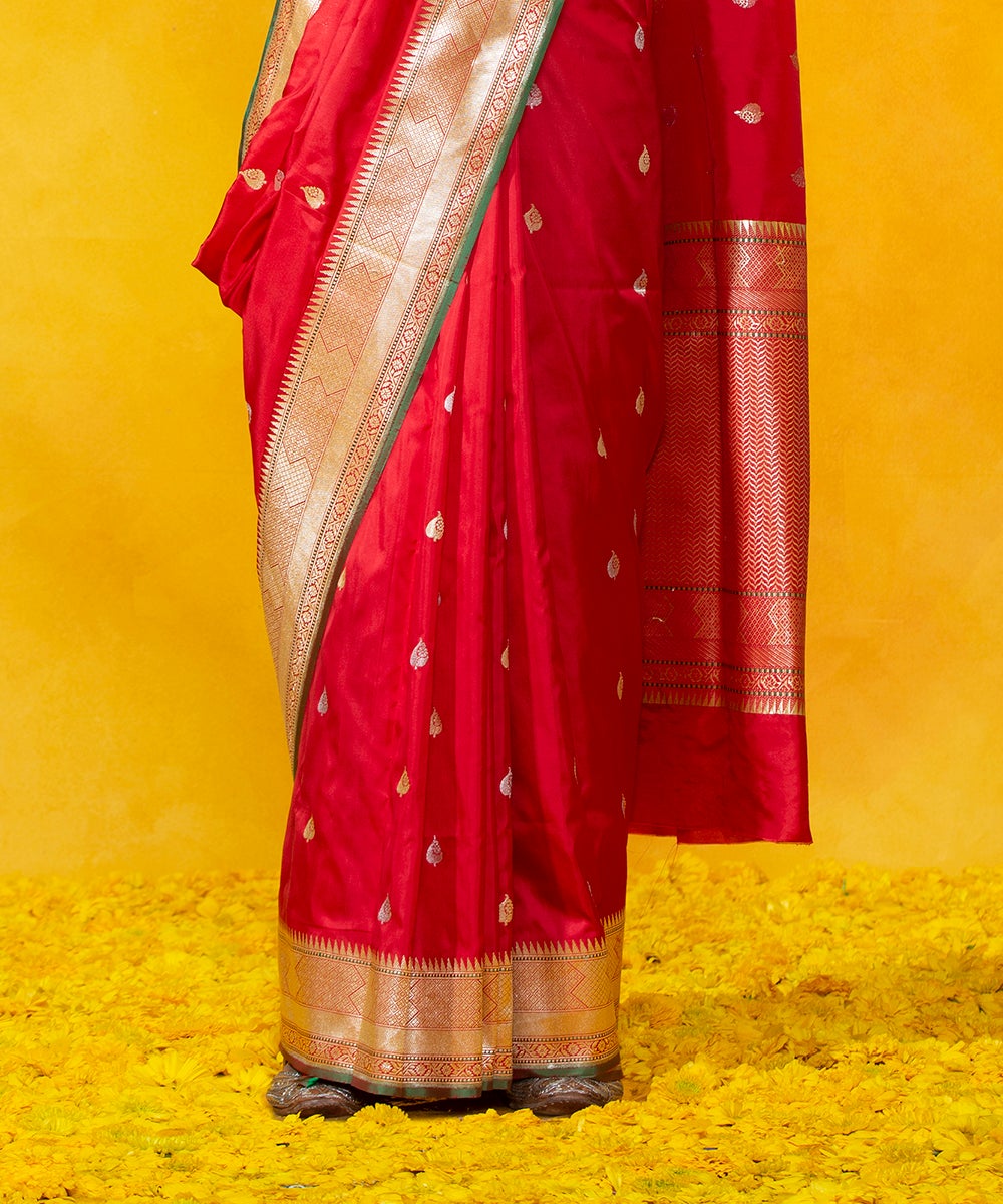 Red_Handloom_Pure_Katan_Silk_Banarasi_Saree_With_Gold_And_Silver_Zari_Kadhwa_Booti_WeaverStory_04