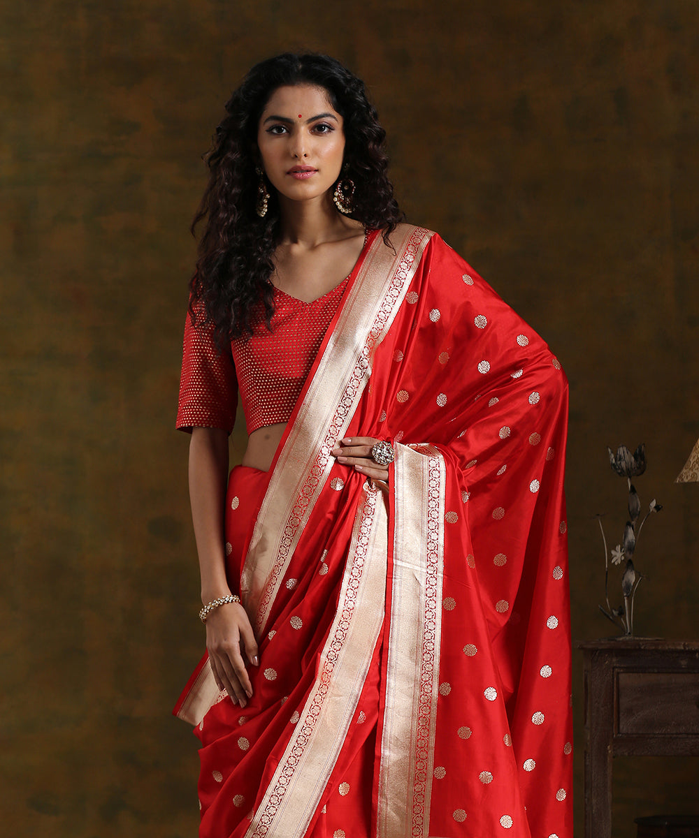 Handloom_Red_Pure_Katan_Silk_Asharfi_Booti_Banarasi_Saree_WeaverStory_01