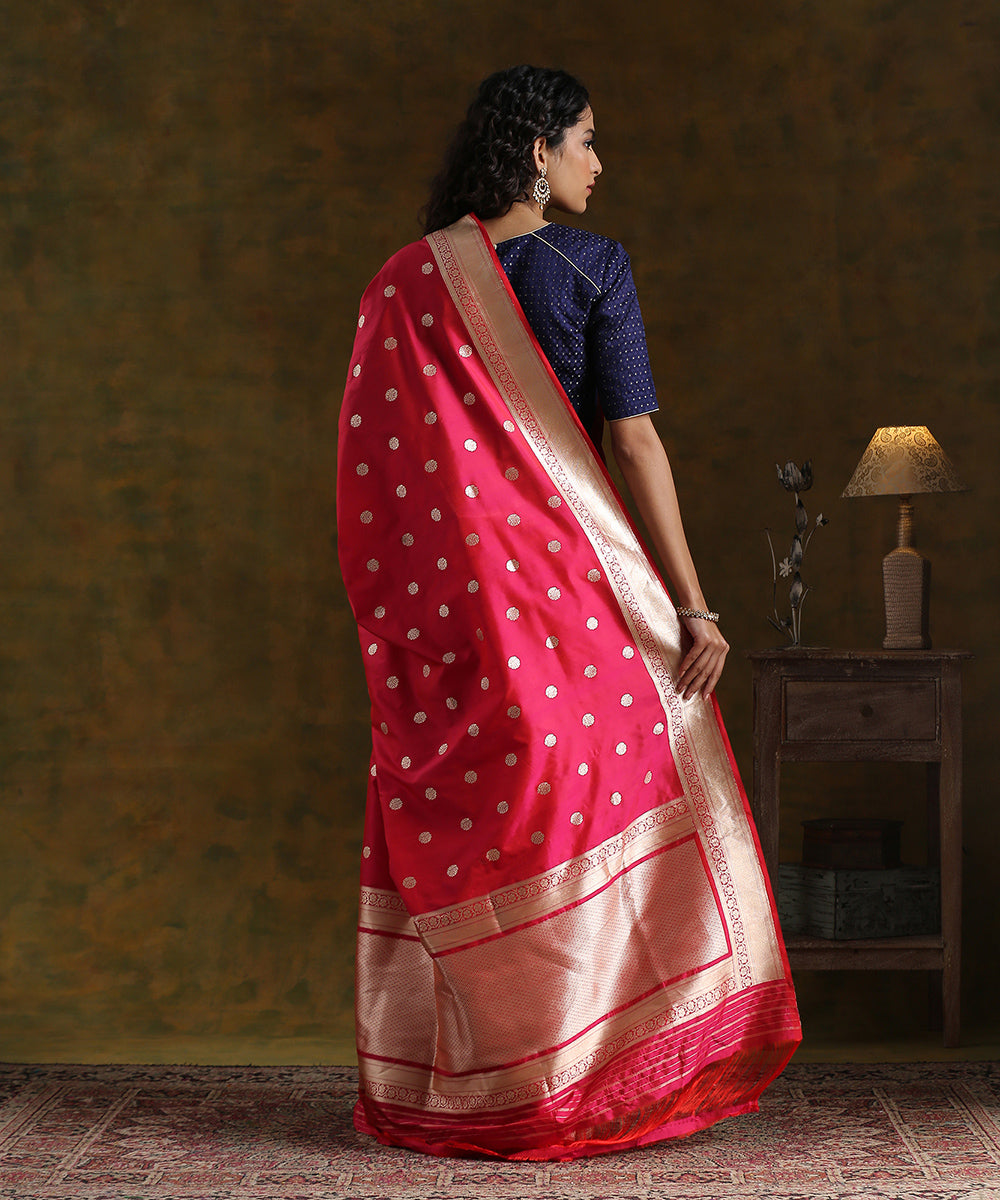 Pink_And_Red_Dual_Tone_Handloom_Pure_Katan_Silk_with_Asharfi_Booti_Banarasi_Saree_WeaverStory_03