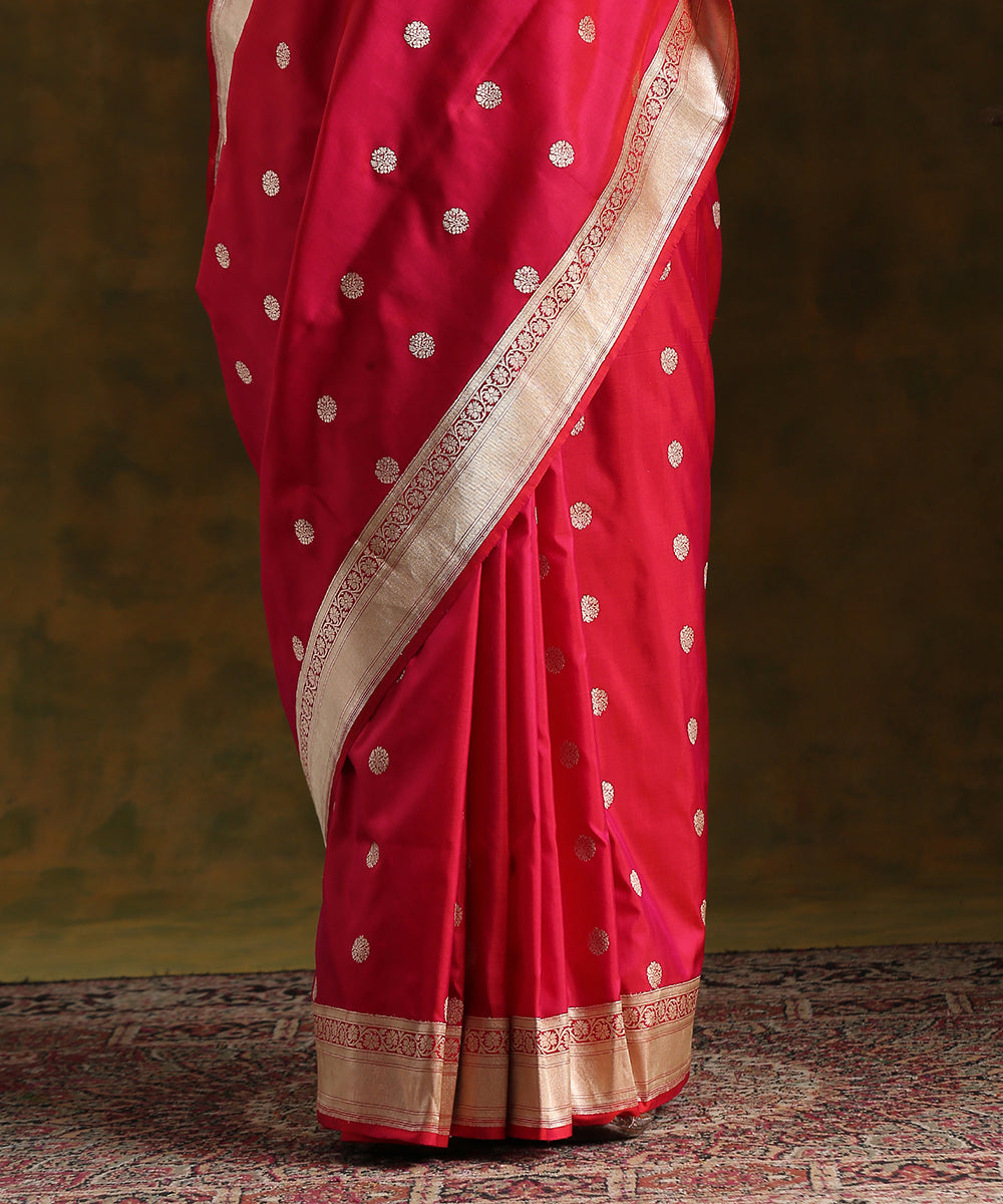 Pink_And_Red_Dual_Tone_Handloom_Pure_Katan_Silk_with_Asharfi_Booti_Banarasi_Saree_WeaverStory_04