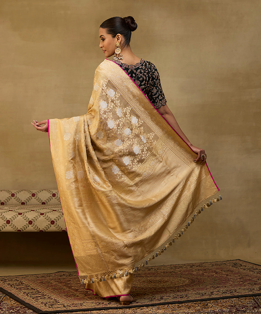 Gold_Handloom_Pure_Weft_Tissue_Angoor_Jaal_Banarasi_Saree_WeaverStory_03