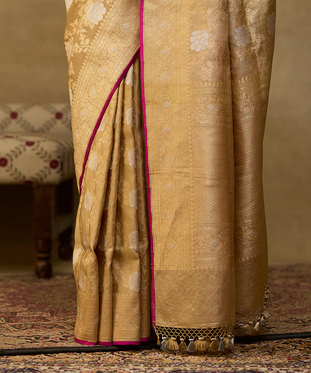 Gold_Handloom_Pure_Weft_Tissue_Angoor_Jaal_Banarasi_Saree_WeaverStory_04