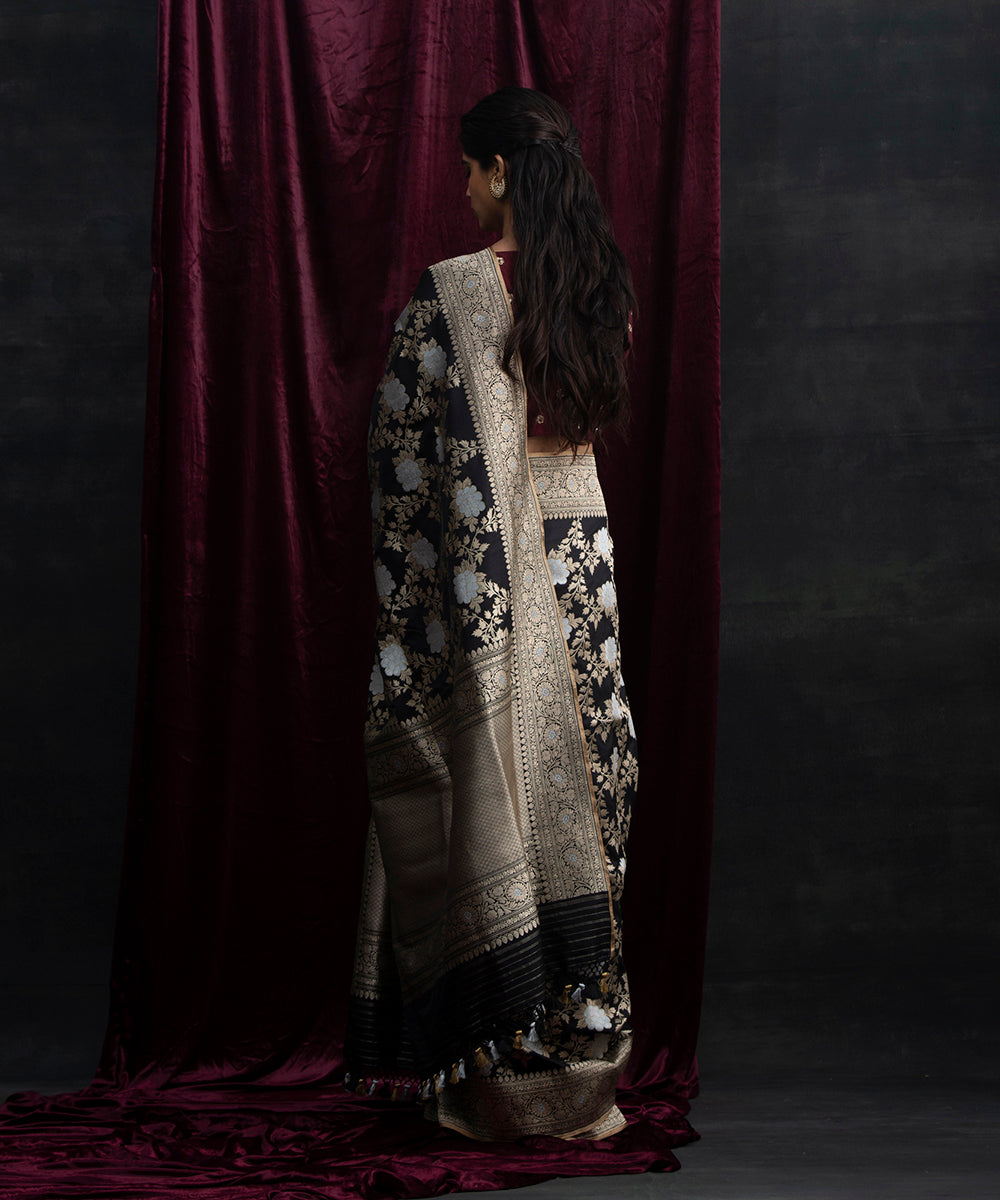 Black_Handloom_Pure_Katan_Silk_Banarasi_Saree_with_Angoor_Jangla_WeaverStory_03