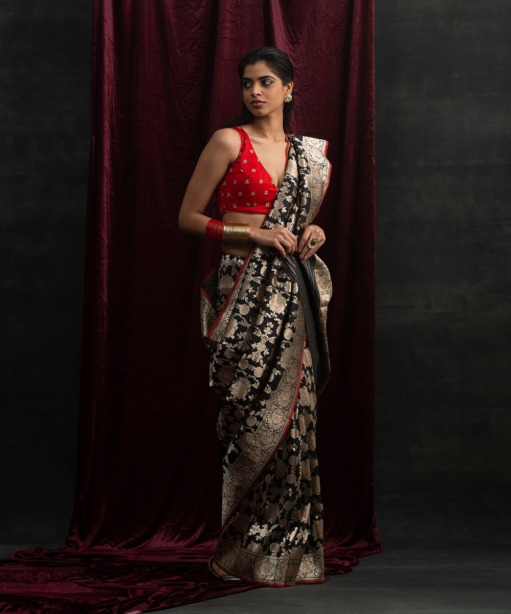 Black_Handloom_Kadhwa_Jangla_Pure_Katan_Silk_Banarasi_Saree_With_Red_Selvedge_WeaverStory_02