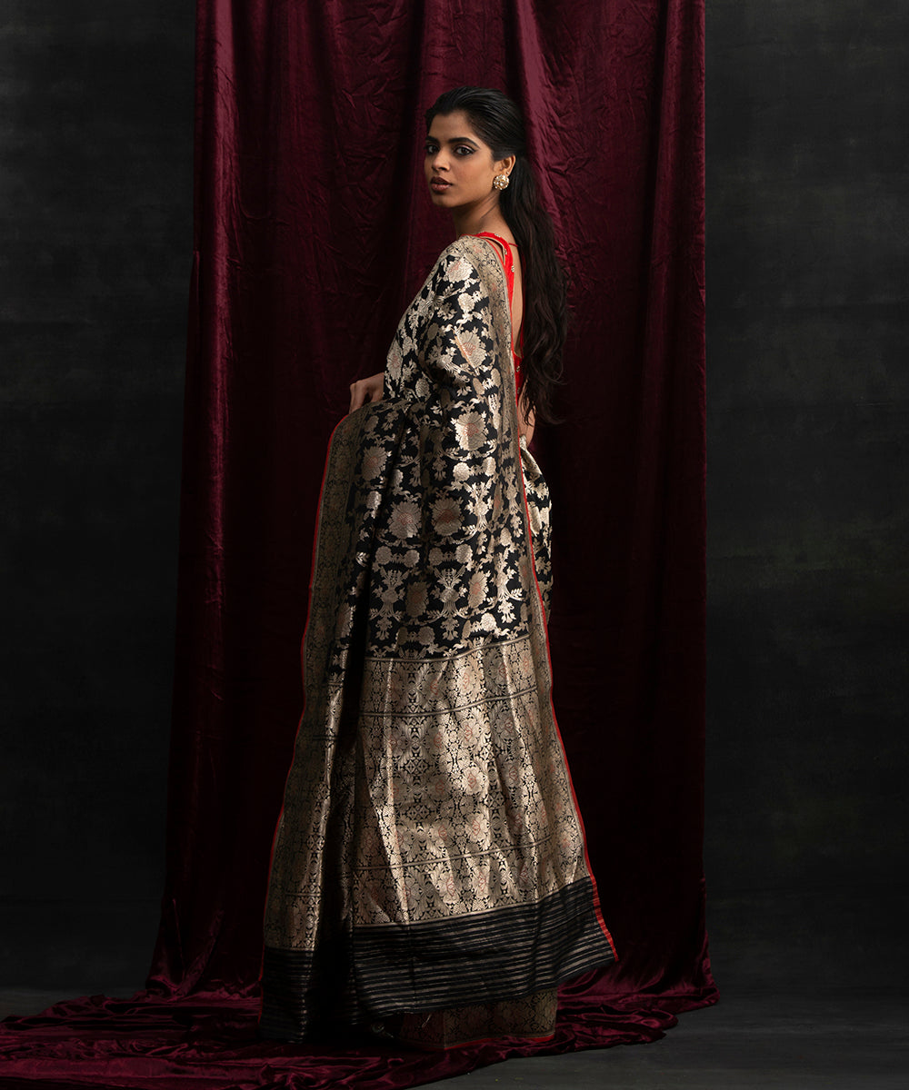 Black_Handloom_Kadhwa_Jangla_Pure_Katan_Silk_Banarasi_Saree_With_Red_Selvedge_WeaverStory_03