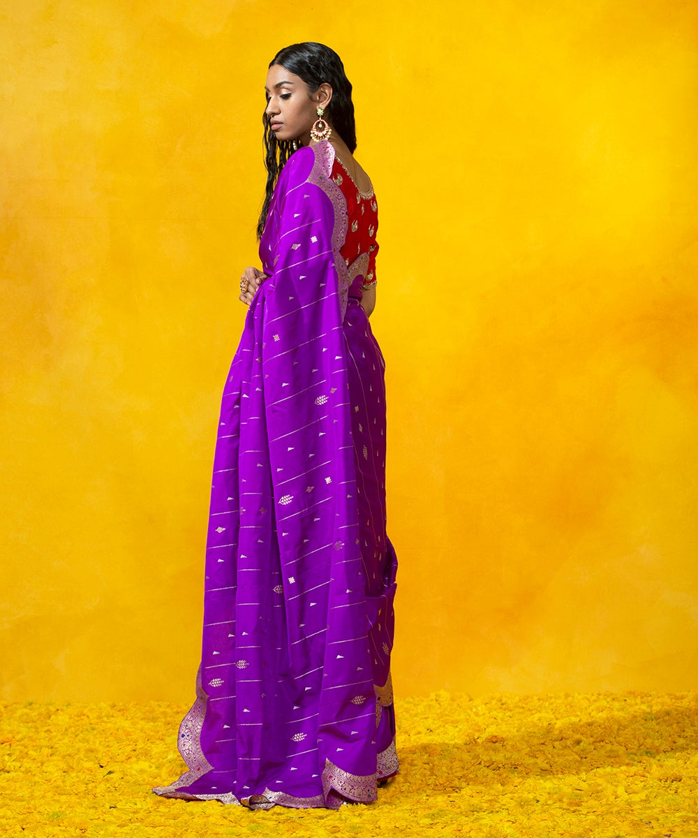 Handloom_Purple_Jangla_Pure_Katan_Silk_Banarasi_Saree_With_Scalloped_Border_WeaverStory_03