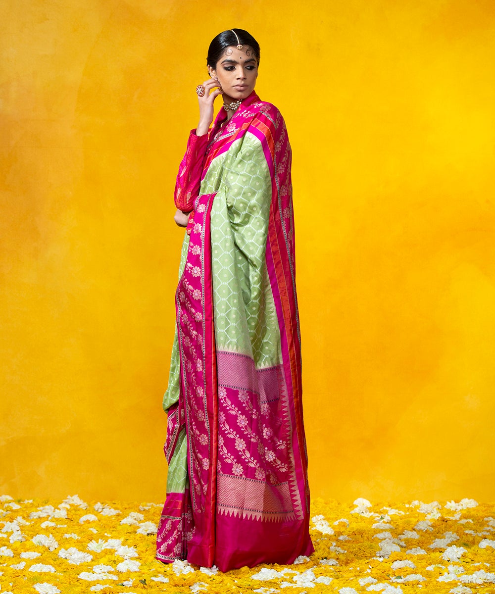 Handloom_Light_Green_Cutwork_Pure_Katan_Silk_Jamdani_Banarasi_Saree_With_Pink_Broad_Border_WeaverStory_02